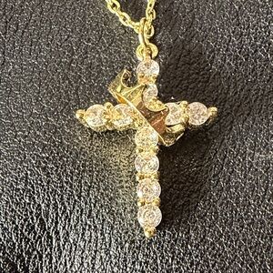 Elegant Gold Cross Pendant Necklace